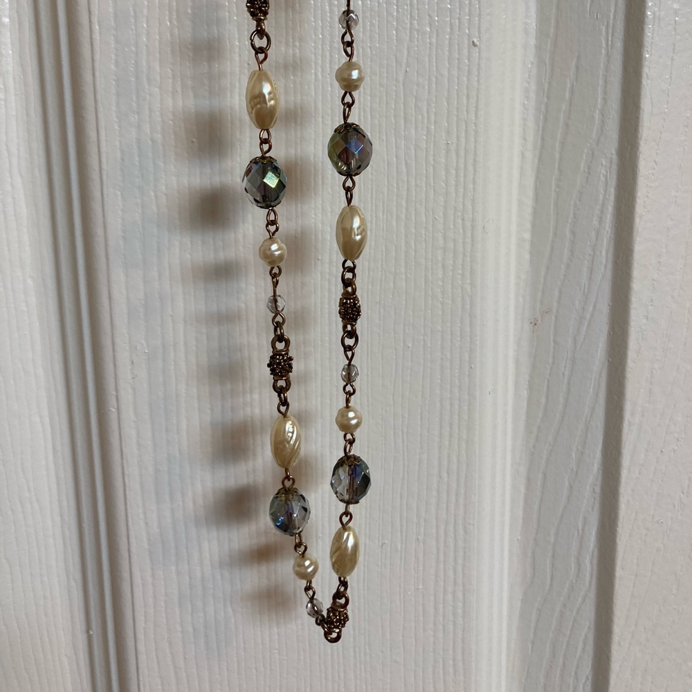 Lovely extra long necklace. Approximately 52” long. Can be doubled. Great cond. - Picture 4 of 8